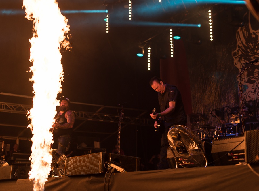 V Holýšově odstartoval ďábelský mejdan. Festival Pekelný ostrov vítá Rybičky 48 nebo Chinaski