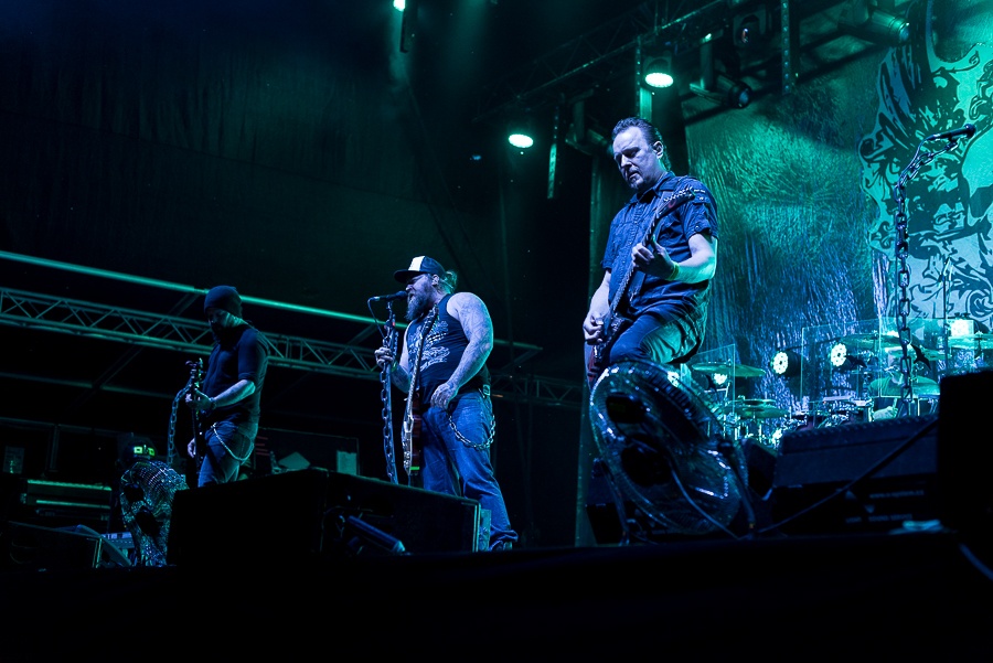 V Holýšově odstartoval ďábelský mejdan. Festival Pekelný ostrov vítá Rybičky 48 nebo Chinaski