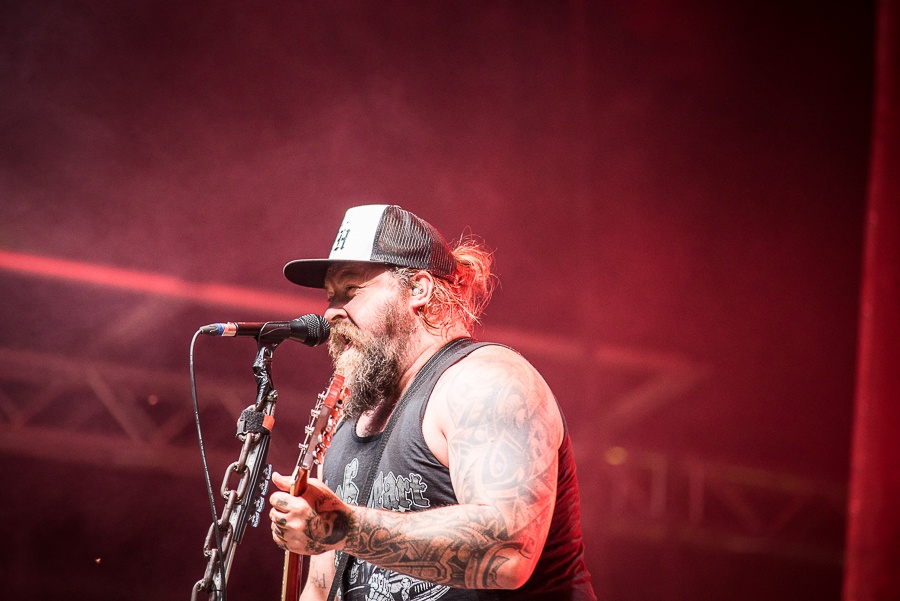 V Holýšově odstartoval ďábelský mejdan. Festival Pekelný ostrov vítá Rybičky 48 nebo Chinaski