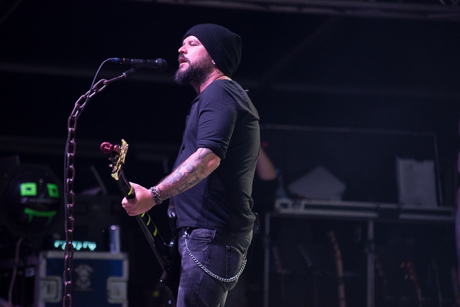 V Holýšově odstartoval ďábelský mejdan. Festival Pekelný ostrov vítá Rybičky 48 nebo Chinaski