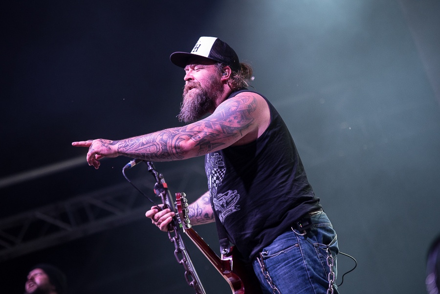 V Holýšově odstartoval ďábelský mejdan. Festival Pekelný ostrov vítá Rybičky 48 nebo Chinaski