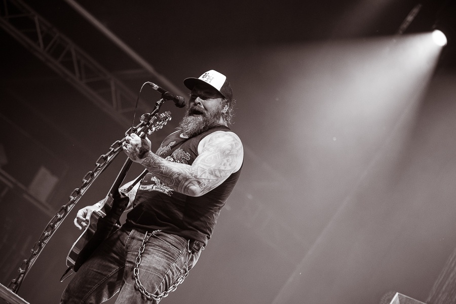 V Holýšově odstartoval ďábelský mejdan. Festival Pekelný ostrov vítá Rybičky 48 nebo Chinaski