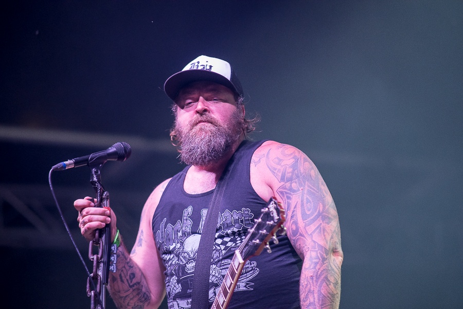 V Holýšově odstartoval ďábelský mejdan. Festival Pekelný ostrov vítá Rybičky 48 nebo Chinaski