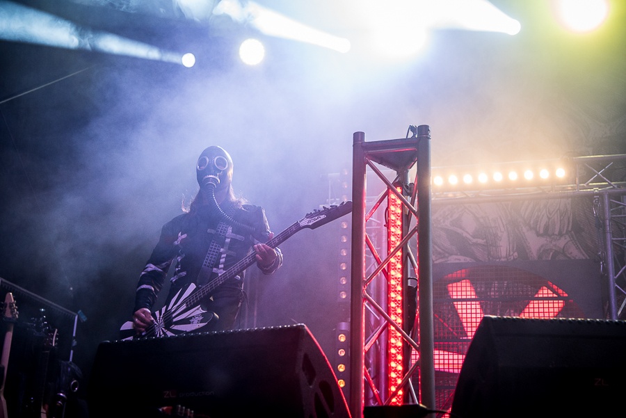 V Holýšově odstartoval ďábelský mejdan. Festival Pekelný ostrov vítá Rybičky 48 nebo Chinaski