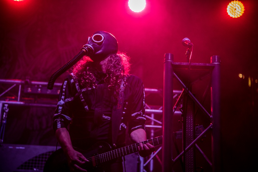 V Holýšově odstartoval ďábelský mejdan. Festival Pekelný ostrov vítá Rybičky 48 nebo Chinaski