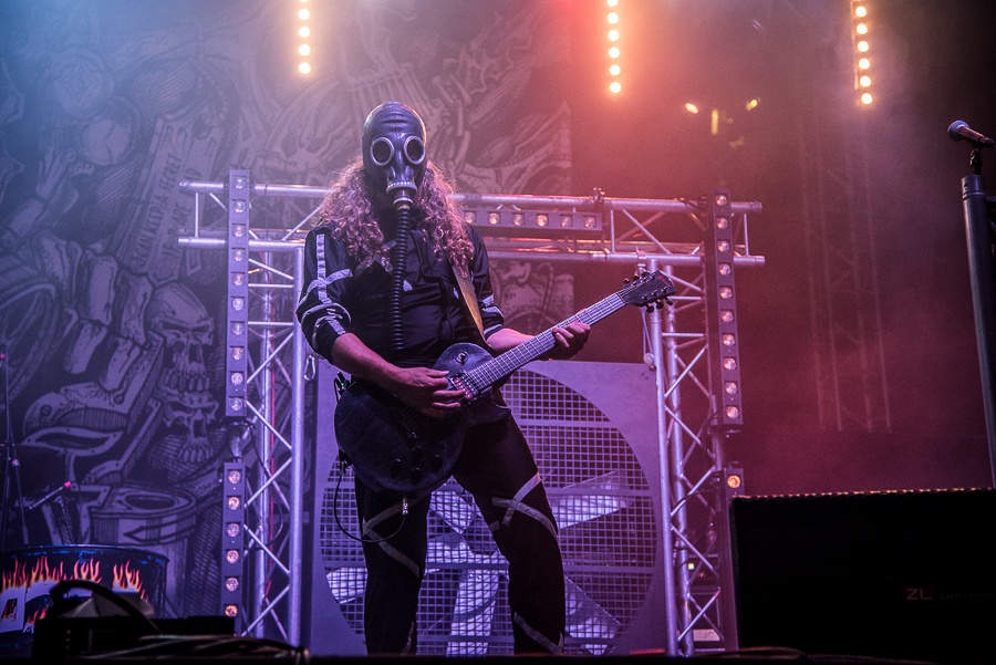 V Holýšově odstartoval ďábelský mejdan. Festival Pekelný ostrov vítá Rybičky 48 nebo Chinaski