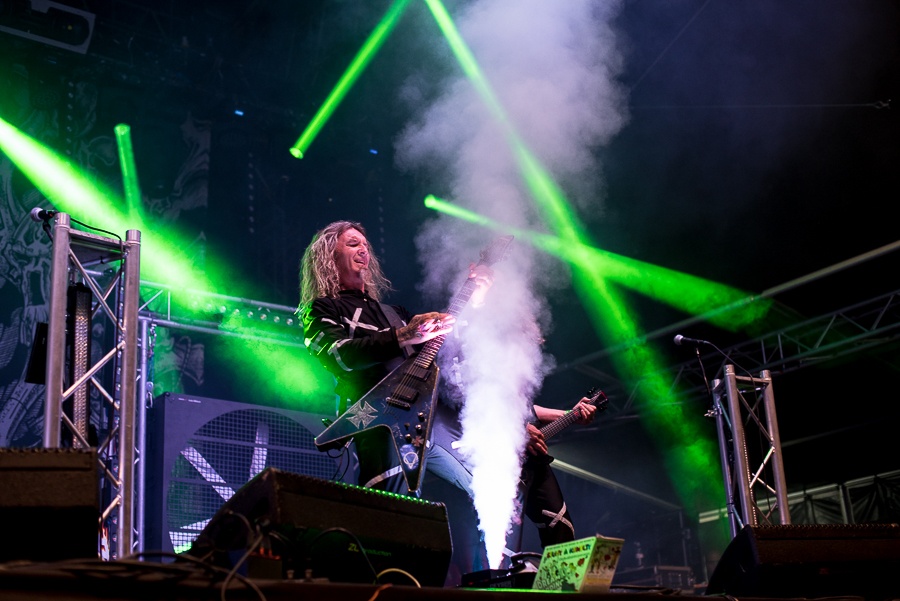 V Holýšově odstartoval ďábelský mejdan. Festival Pekelný ostrov vítá Rybičky 48 nebo Chinaski