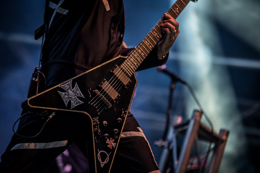 V Holýšově odstartoval ďábelský mejdan. Festival Pekelný ostrov vítá Rybičky 48 nebo Chinaski