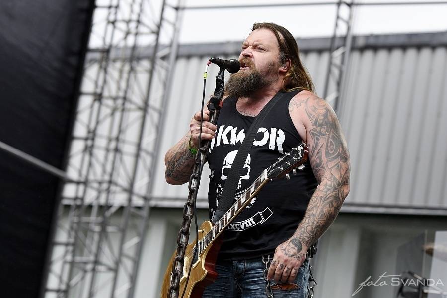 Masters Of Rock odstartovali Apocalyptica, Testament, Škwor a déšť