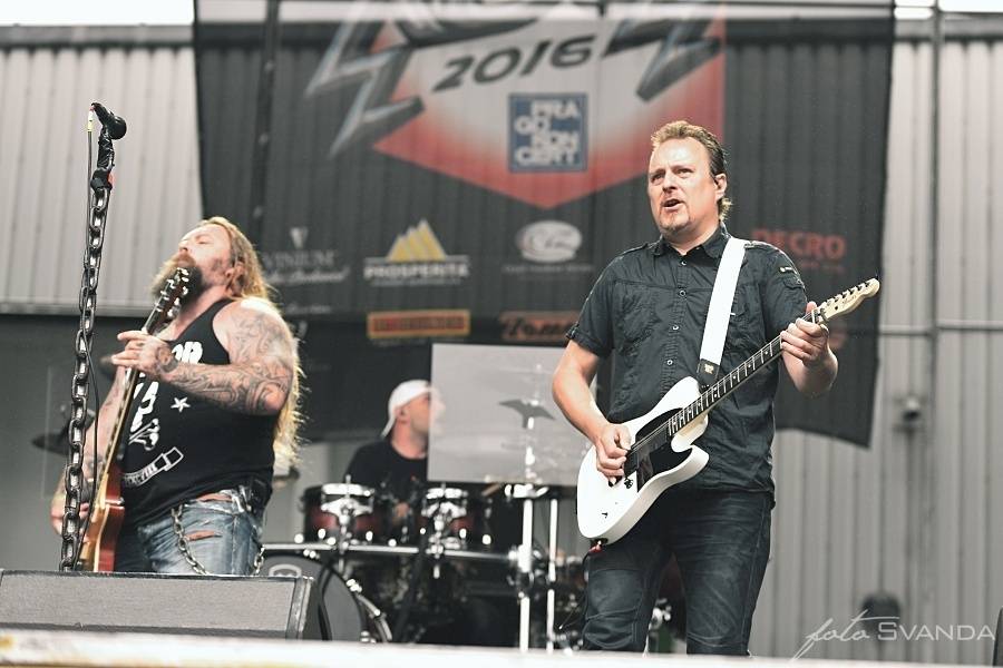 Masters Of Rock odstartovali Apocalyptica, Testament, Škwor a déšť