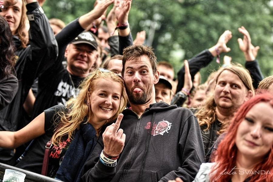 Masters Of Rock odstartovali Apocalyptica, Testament, Škwor a déšť