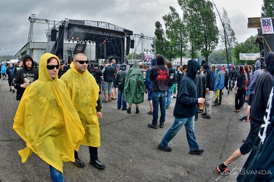 Masters Of Rock odstartovali Apocalyptica, Testament, Škwor a déšť