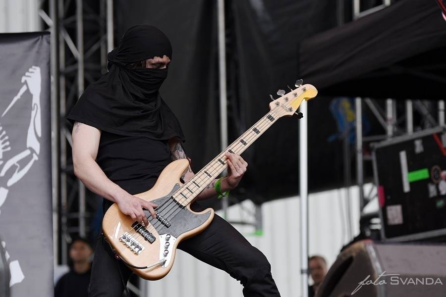 Masters Of Rock odstartovali Apocalyptica, Testament, Škwor a déšť