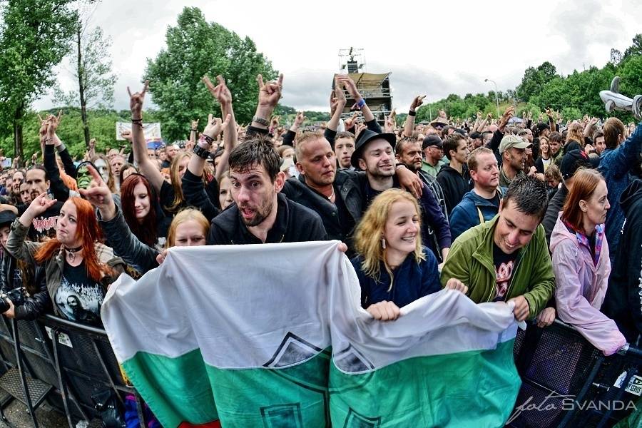 Masters Of Rock odstartovali Apocalyptica, Testament, Škwor a déšť