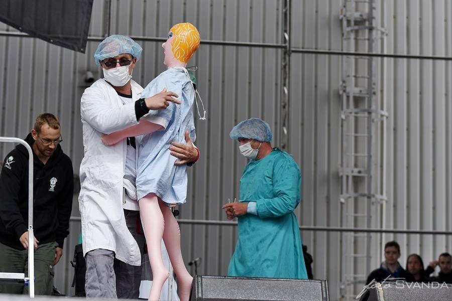 Masters Of Rock odstartovali Apocalyptica, Testament, Škwor a déšť