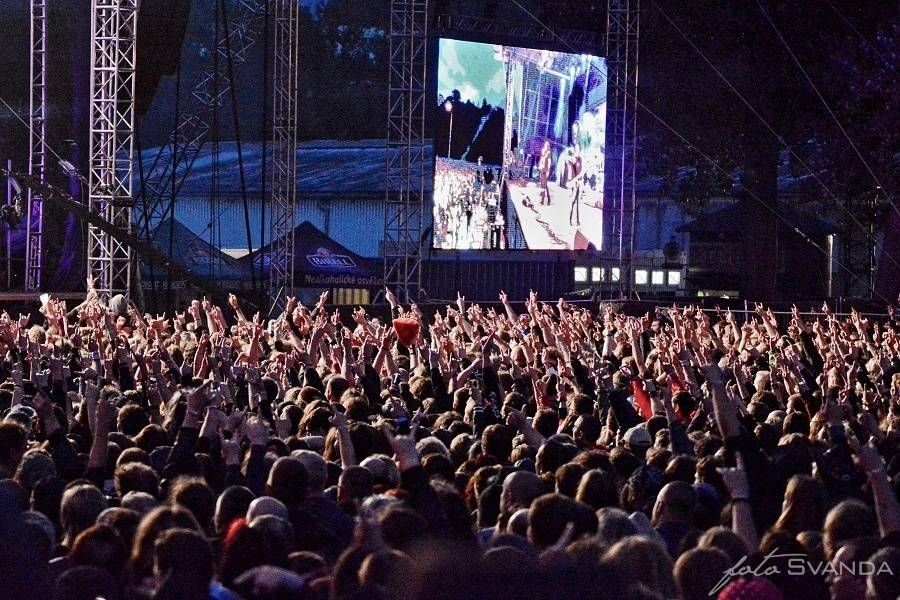 Masters Of Rock odstartovali Apocalyptica, Testament, Škwor a déšť