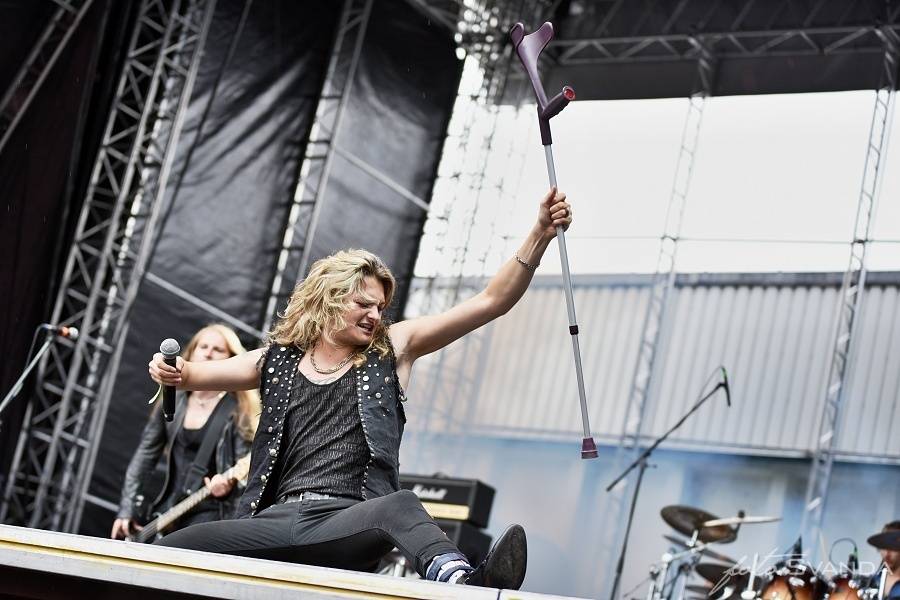 Masters Of Rock odstartovali Apocalyptica, Testament, Škwor a déšť