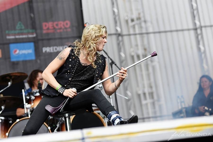 Masters Of Rock odstartovali Apocalyptica, Testament, Škwor a déšť