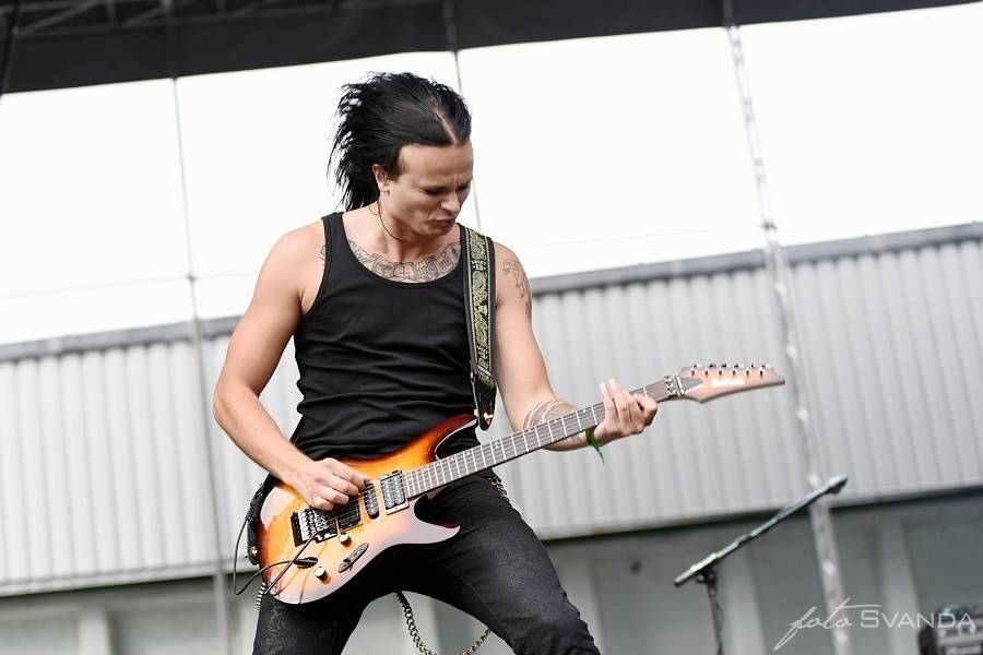 Masters Of Rock odstartovali Apocalyptica, Testament, Škwor a déšť