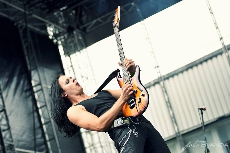 Masters Of Rock odstartovali Apocalyptica, Testament, Škwor a déšť