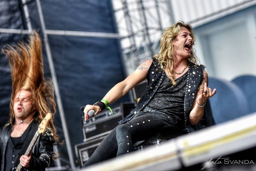 Masters Of Rock odstartovali Apocalyptica, Testament, Škwor a déšť