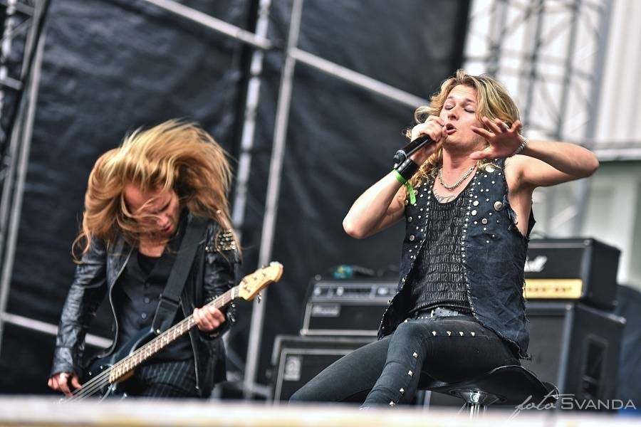 Masters Of Rock odstartovali Apocalyptica, Testament, Škwor a déšť