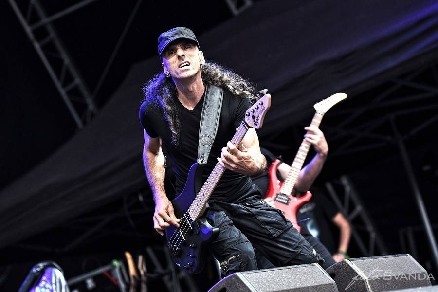 Masters Of Rock odstartovali Apocalyptica, Testament, Škwor a déšť