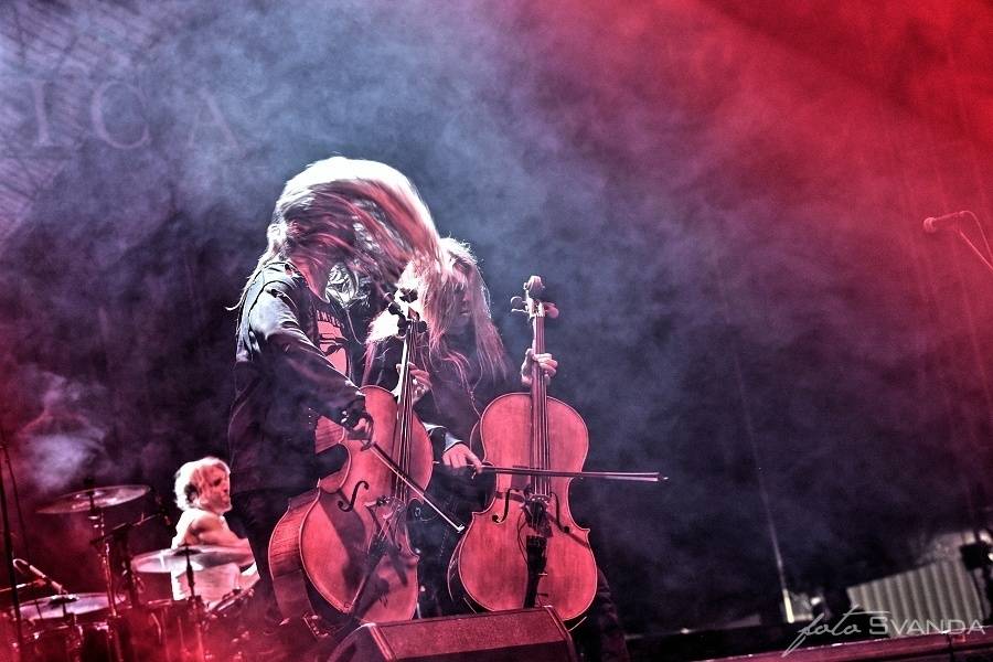 Masters Of Rock odstartovali Apocalyptica, Testament, Škwor a déšť