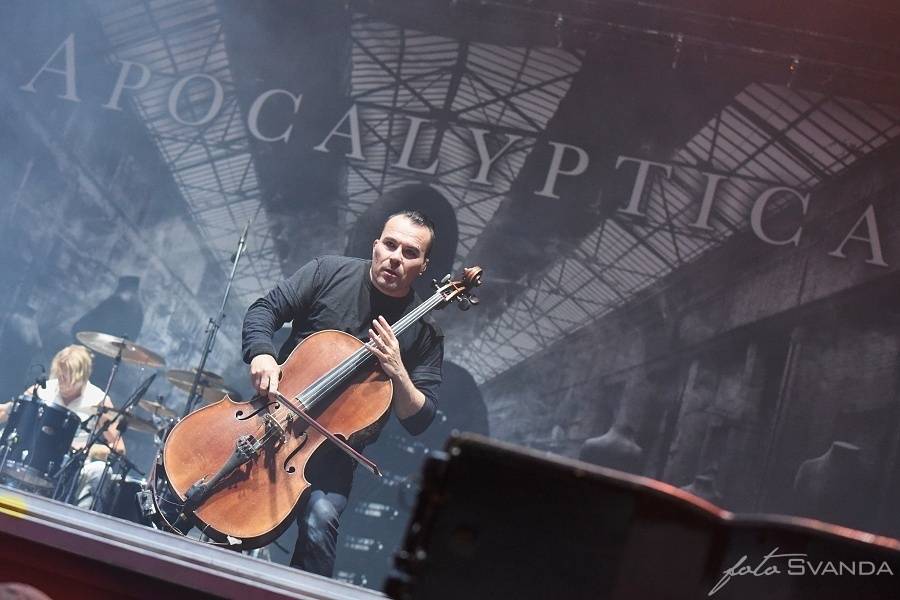 Masters Of Rock odstartovali Apocalyptica, Testament, Škwor a déšť