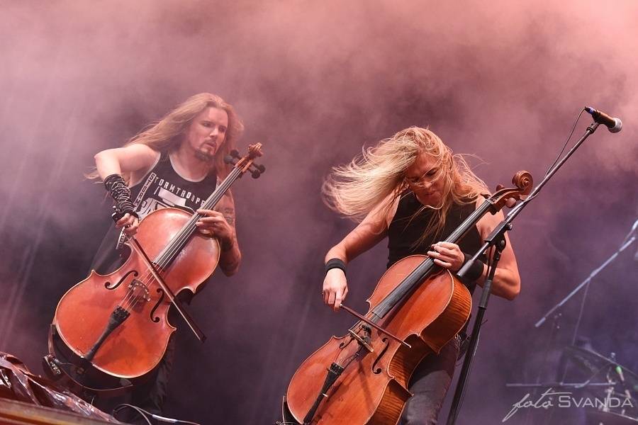 Masters Of Rock odstartovali Apocalyptica, Testament, Škwor a déšť