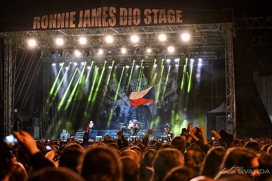 Masters Of Rock odstartovali Apocalyptica, Testament, Škwor a déšť