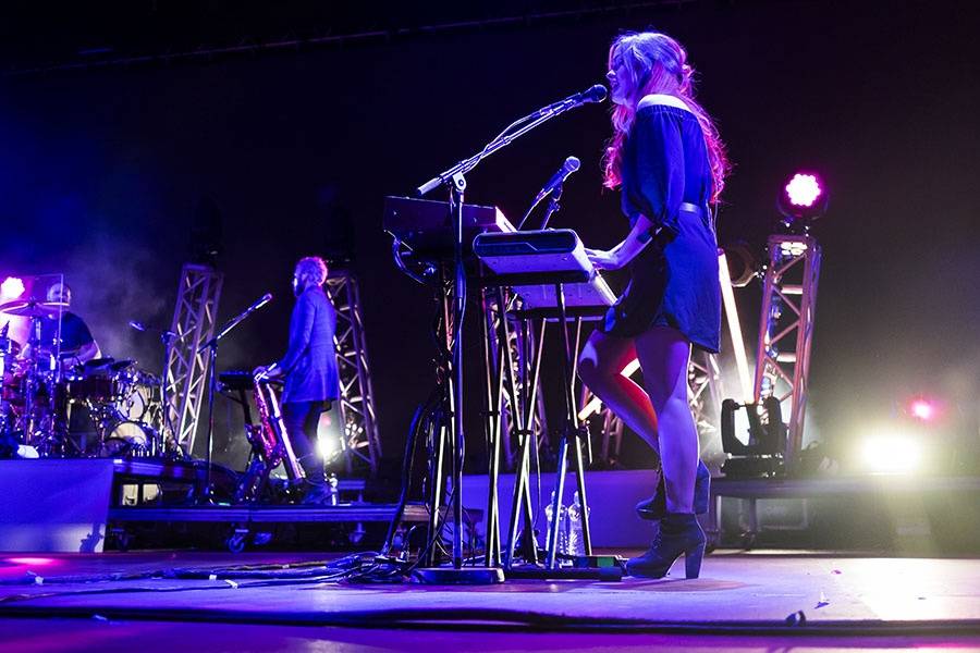 Colours Of Ostrava, den první: Déšť zábavu nepokazil, hráli Tame Impala i M83