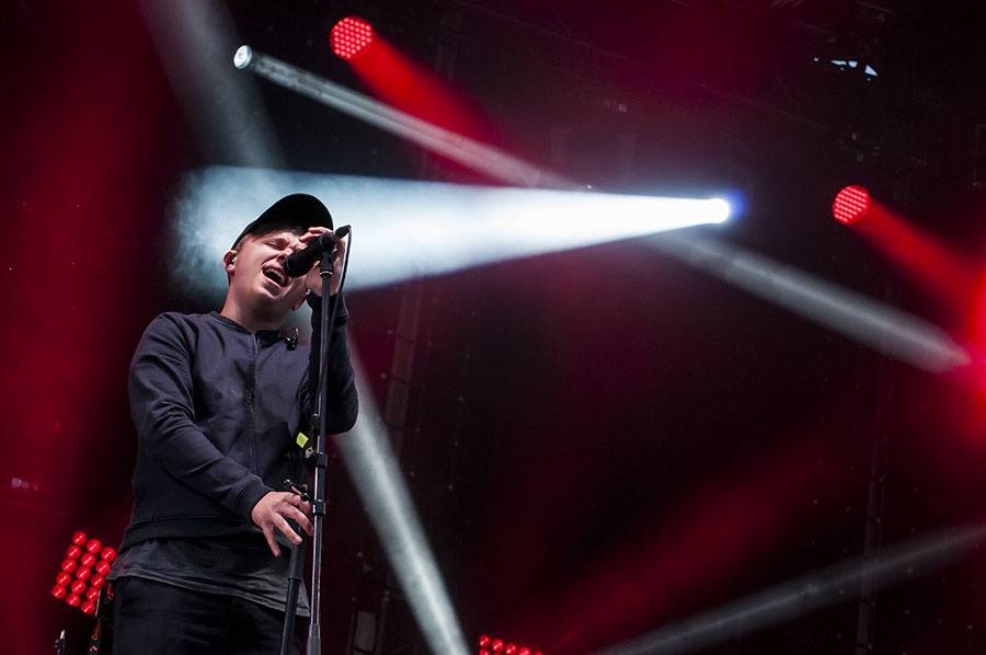 Colours Of Ostrava, den první: Déšť zábavu nepokazil, hráli Tame Impala i M83