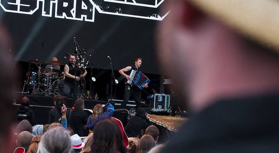 Colours Of Ostrava, den první: Déšť zábavu nepokazil, hráli Tame Impala i M83