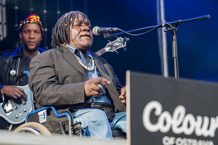 Druhý den Colours ovládli Of Monsters And Men a Aurora