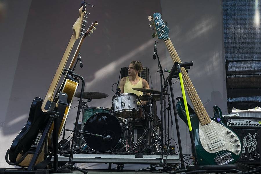 Druhý den Colours ovládli Of Monsters And Men a Aurora