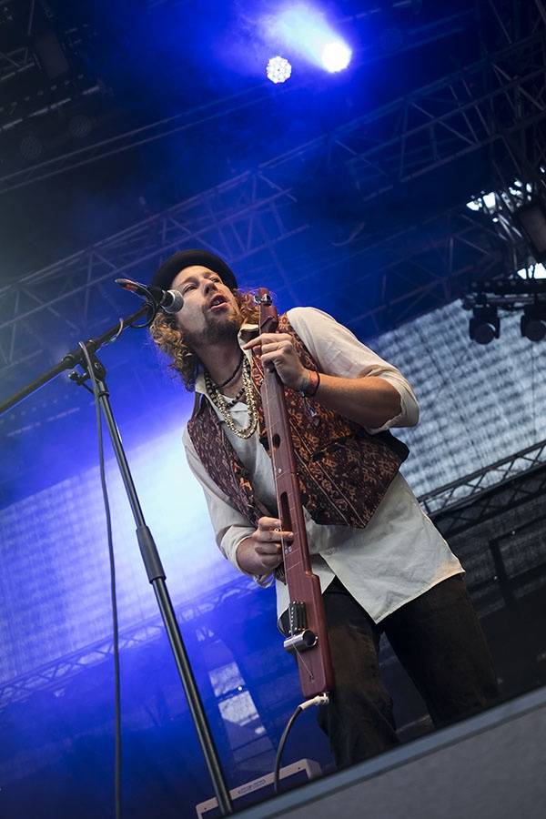 Druhý den Colours ovládli Of Monsters And Men a Aurora