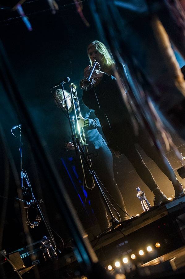 Druhý den Colours ovládli Of Monsters And Men a Aurora