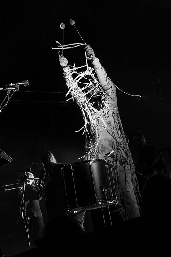 Druhý den Colours ovládli Of Monsters And Men a Aurora