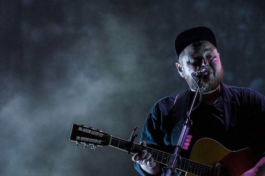 Druhý den Colours ovládli Of Monsters And Men a Aurora