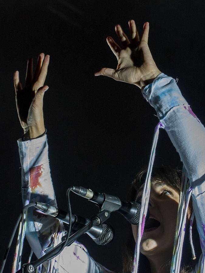 Druhý den Colours ovládli Of Monsters And Men a Aurora