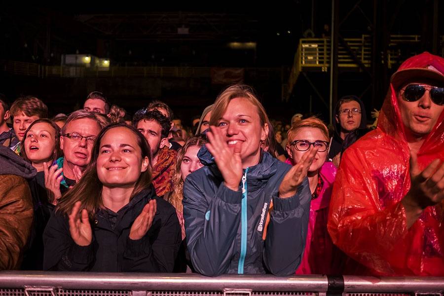 Druhý den Colours ovládli Of Monsters And Men a Aurora