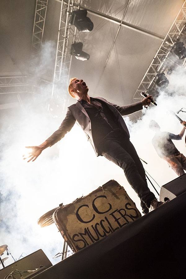 Druhý den Colours ovládli Of Monsters And Men a Aurora