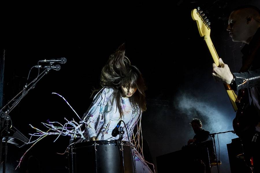 Druhý den Colours ovládli Of Monsters And Men a Aurora