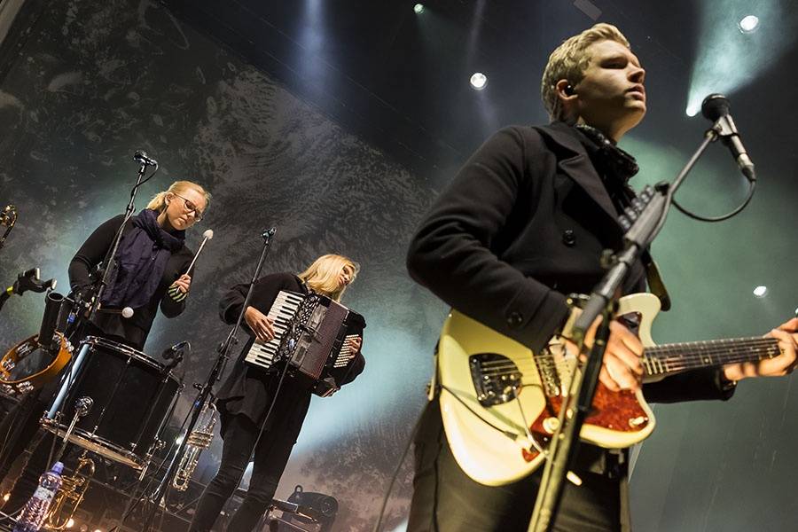 Druhý den Colours ovládli Of Monsters And Men a Aurora