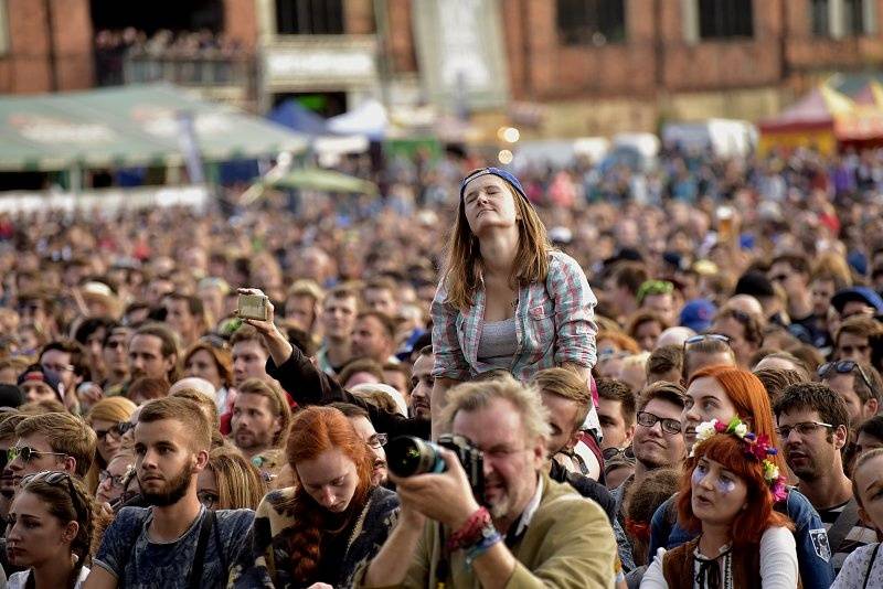 Na Colours Of Ostrava se diváci bavili i druhý den. Hráli Of Monsters And Men, Aurora i Anohni