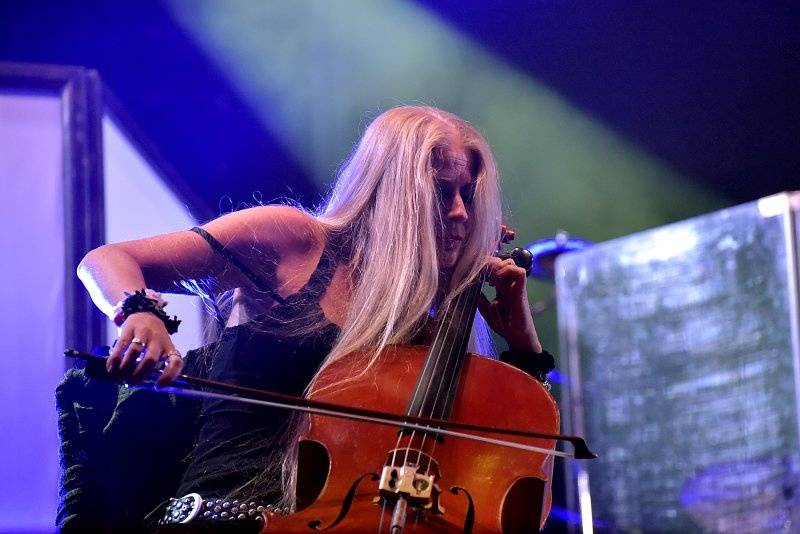 Na Colours Of Ostrava se diváci bavili i druhý den. Hráli Of Monsters And Men, Aurora i Anohni