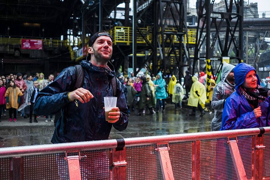 Colours Of Ostrava: Sobota opět ve znamení deště, ale i výjimečné Caro Emerald, Kodaline a Dj Boys Noize