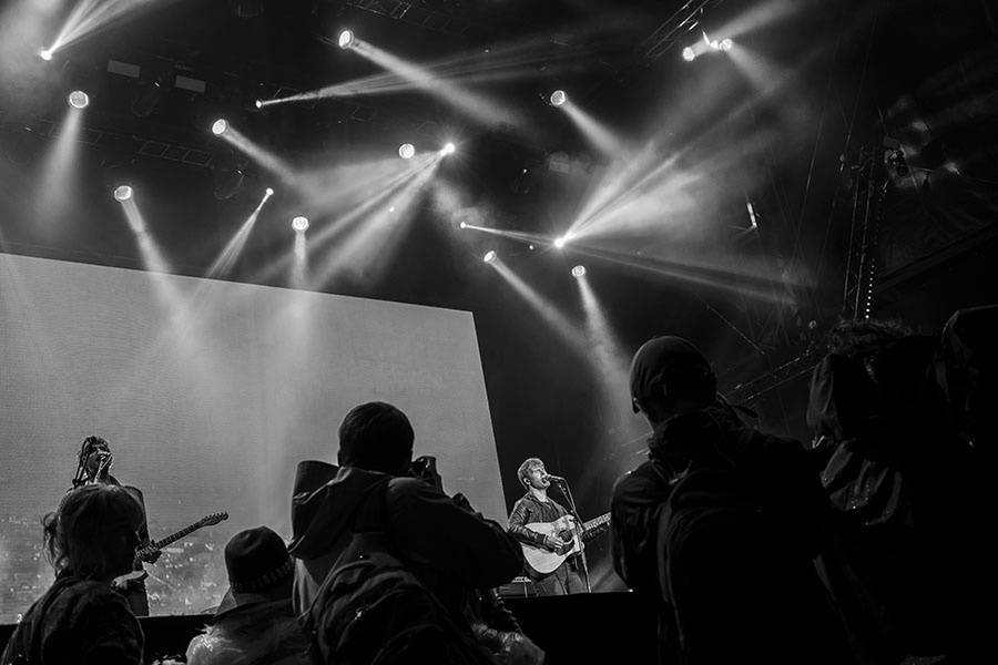 Colours Of Ostrava: Sobota opět ve znamení deště, ale i výjimečné Caro Emerald, Kodaline a Dj Boys Noize