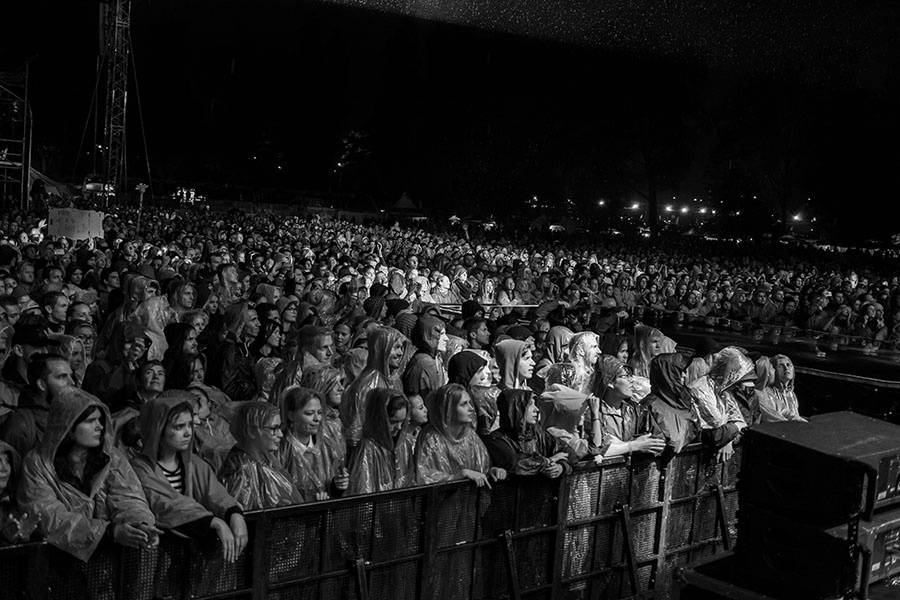 Colours Of Ostrava: Sobota opět ve znamení deště, ale i výjimečné Caro Emerald, Kodaline a Dj Boys Noize